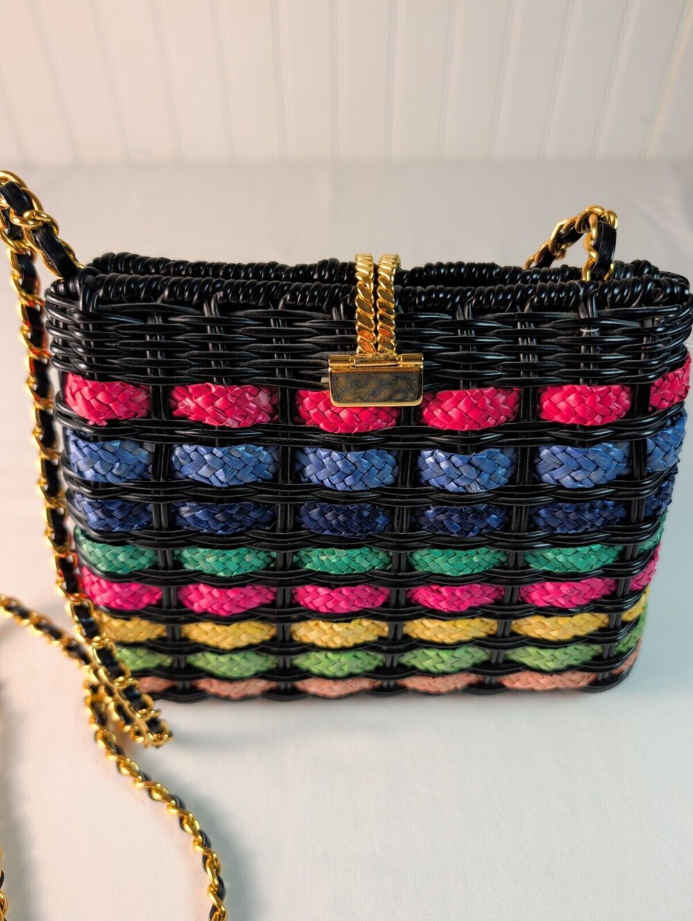 Vintage 60/70s Rainbow Wicker Crossbody Bag Gold Chain Strap - Picture 3 of 7
